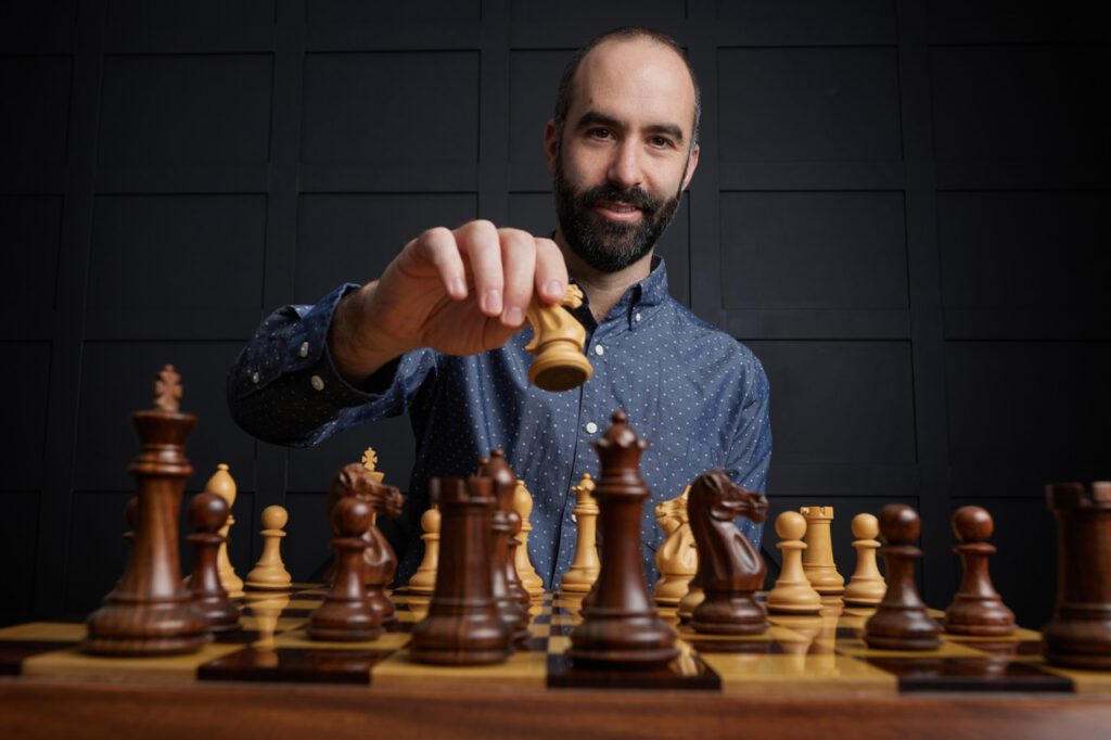 Chess Grandmasters Obsess Over Gambits, Endgames—and Chairs - WSJ